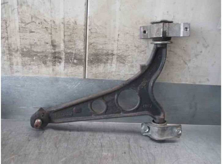 Recambio de brazo suspension inferior delantero derecho para lancia lybra berlina 2.4 jtd lx executive referencia OEM IAM R12533
