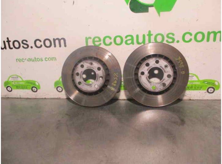 Replacement front brake disc for Opel Vectra A 2.0 OEM IAM reference 