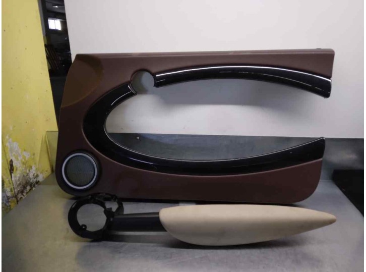 Recambio de guarnecido puerta delantera derecha para mini r55 clubman 16v cat referencia OEM IAM 51412753302 3 PUERTAS