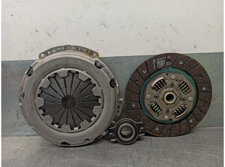 Recambio de kit embrague para seat cordoba berlina (6k2) referencia OEM IAM 684712 684712 VALEO