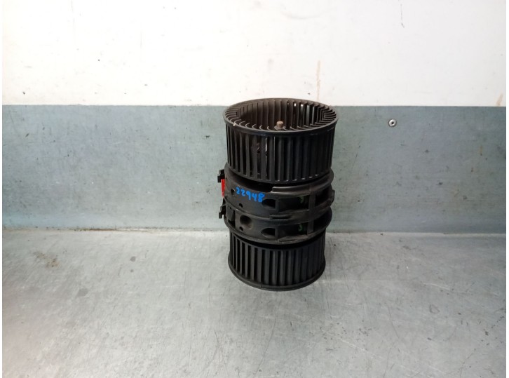 Recambio de motor calefaccion para renault megane iii hatchback (bz0/1_, b3_) 1.6 16v (bz1b, bz1h) referencia OEM IAM 272108241R