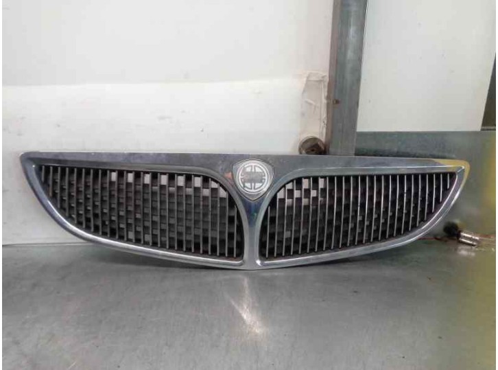 Recambio de rejilla delantera para lancia lybra berlina 2.4 jtd lx executive referencia OEM IAM 46797130  