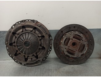 Recambio de kit embrague para citroën berlingo furgón 1.6 blue-hdi fap referencia OEM IAM 205266 324038910 LUK