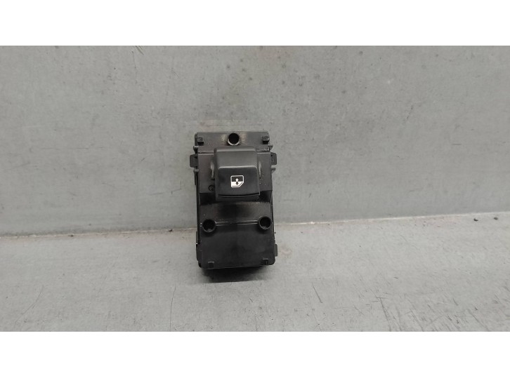 Recambio de mando elevalunas delantero derecho para kia xceed 1.0 tgdi cat referencia OEM IAM 93575J7000 