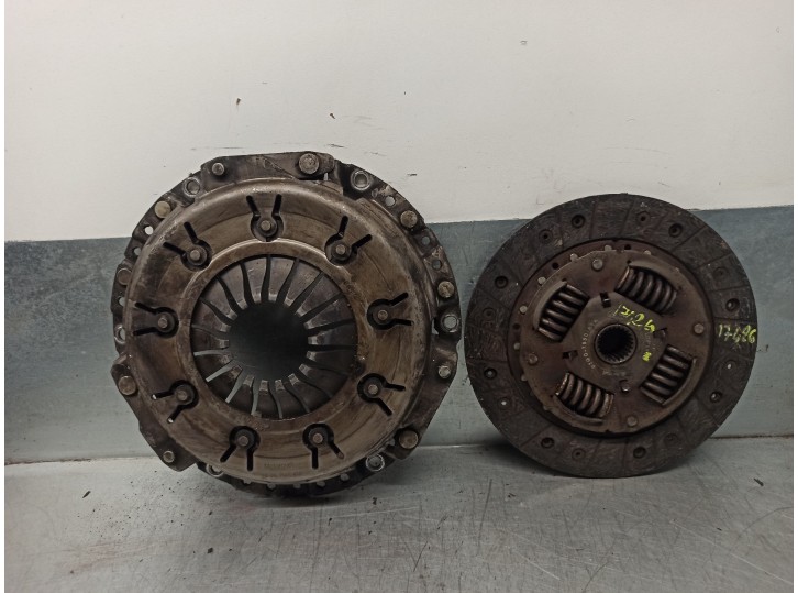 Replacement clutch kit for Ford Sierra sedan 2.0 OEM IAM reference 88BB7563B1A LUK