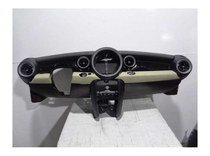 Recambio de salpicadero para mini r55 clubman 16v cat referencia OEM IAM 51452752769 NEGRO Y BEIGE 