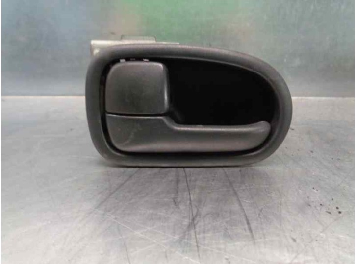 Recambio de maneta interior trasera izquierda para mazda 626 berlina (gf) 2.0 turbodiesel referencia OEM IAM   