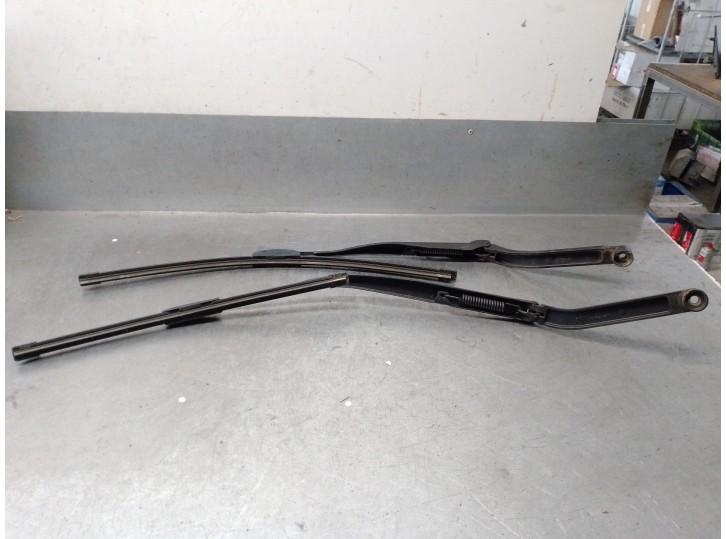 Recambio de brazo limpia delantero derecho para infiniti ex 30d referencia OEM IAM 288811BN0A 288861BA0A 