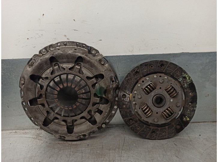 Recambio de kit embrague para suzuki swift berlina (mz) 1.3 16v cat referencia OEM IAM 2210086G40 319011010 LUK