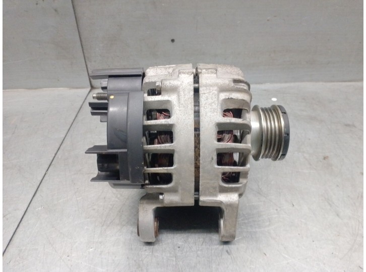 Recambio de alternador para dacia sandero ii 1.0 12v cat referencia OEM IAM 231007582R 231007582R 2710910A VALEO