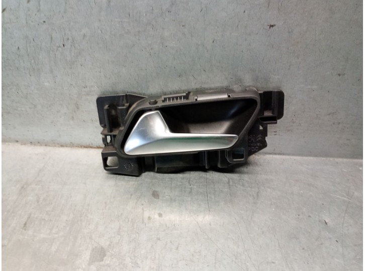 Recambio de maneta interior delantera izquierda para opel corsa f (p2jo) 1.2 (68) referencia OEM IAM 39198474 