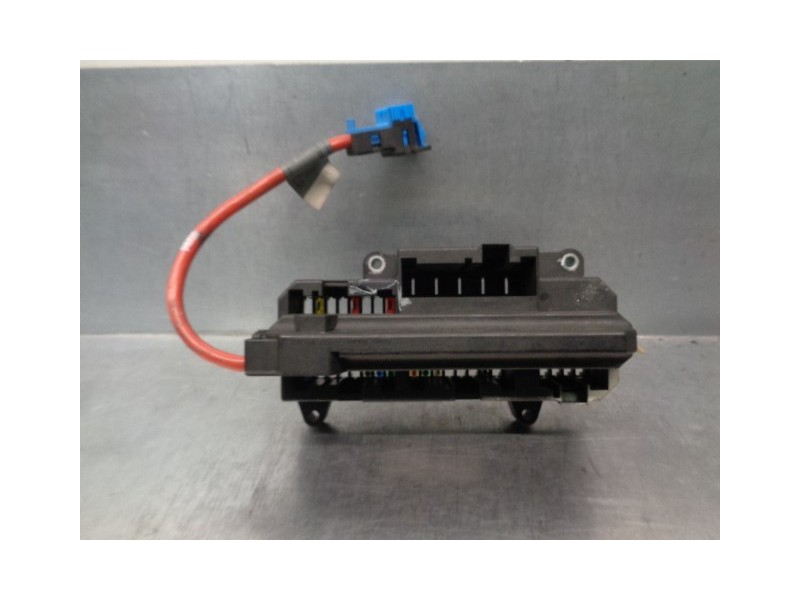 Recambio de caja reles / fusibles para bmw serie 7 (e65/e66) 3.0 turbodiesel cat referencia OEM IAM 61136900583  