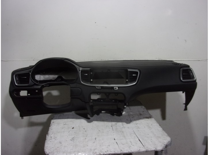 Recambio de salpicadero para kia xceed 1.0 tgdi cat referencia OEM IAM NEGRO 