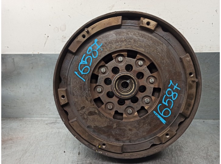 Recambio de volante motor para mercedes-benz clase c (w203) berlina 1.8 cat referencia OEM IAM A2710300905  