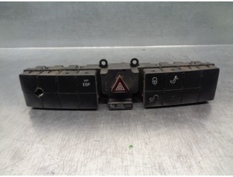 Replacement hazard warning switch for Mercedes-Benz C-Class (W203) Saloon 1.8 CAT OEM IAM reference 2038212881 