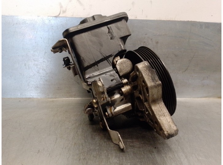 Replacement power steering pump for BMW 3 Series Compact (E46) 2.0 16V diesel cat OEM IAM reference 7692974519 675657501E ZF