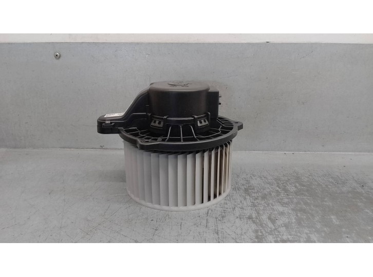 Recambio de motor calefaccion para kia xceed 1.0 tgdi cat referencia OEM IAM EB1D1NXJAA  