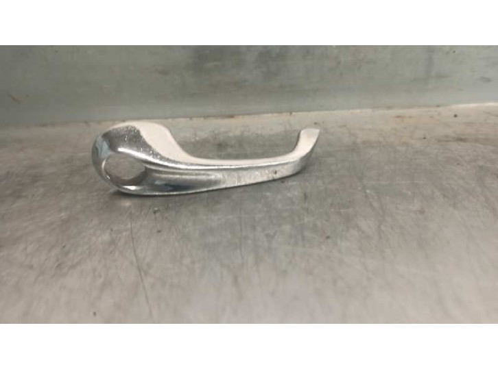 Recambio de maneta exterior porton para renault 4 berlina/familiar/furgoneta 1.1 referencia OEM IAM 7701348459  