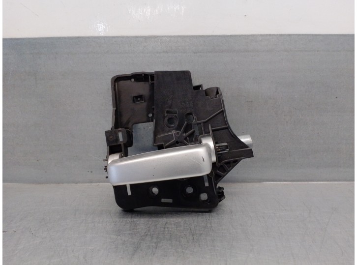 Replacement rear right interior door handle for Citroën Berlingo 1.6 16V HDI OEM IAM reference 9682100677 SLIDING 5 DOOR