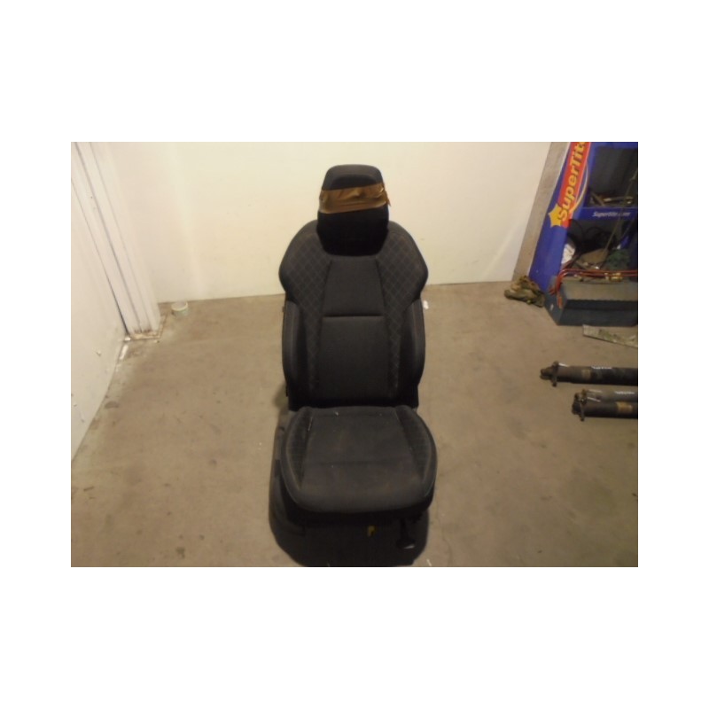 Recambio de asiento delantero derecho para skoda karoq (nu) 125 aniversario referencia OEM IAM  TELA NEGRA 5 PUERTAS