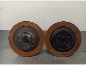 Recambio de disco freno trasero para toyota yaris (_p13_) 1.5 hybrid (nhp130_) referencia OEM IAM 424310D060  