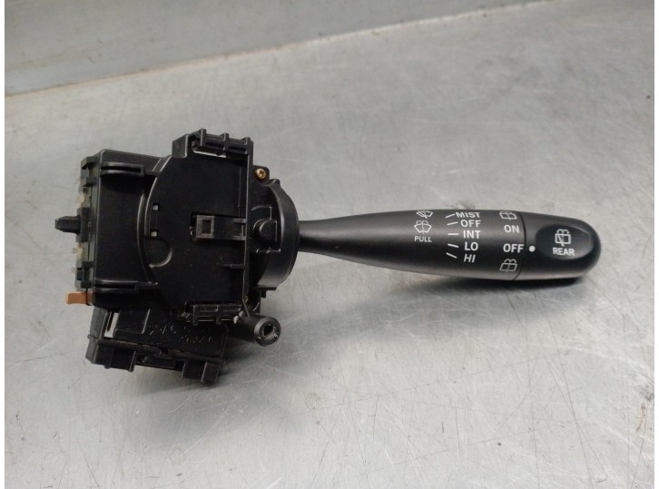 Replacement wiper stalk for Toyota Yaris (NCP1/NLP1/SCP1) 1.3 CAT OEM IAM reference 173647 