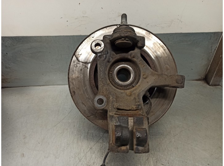Replacement front left steering knuckle for Ford Transit Custom Kombi 2.2 TDCi cat OEM IAM reference 2025972 