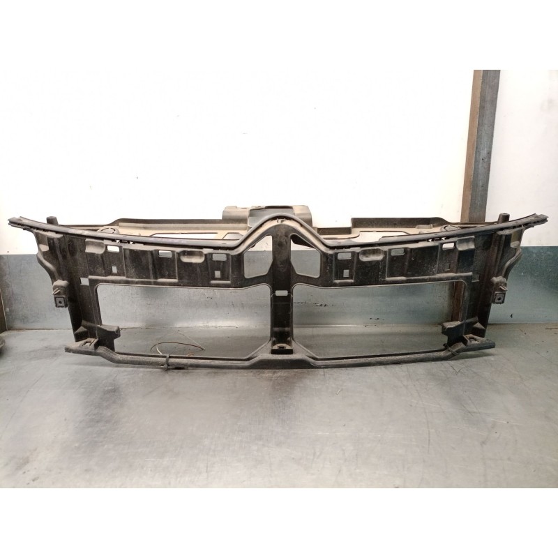 Recambio de refuerzo paragolpes delantero para citroën c4 picasso ii 1.2 thp 130 referencia OEM IAM 9676051877  