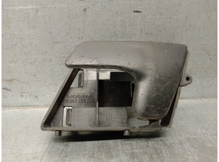 Replacement front left interior door handle for Seat Ibiza (6K) 1.6 OEM IAM reference 6K0837221C 