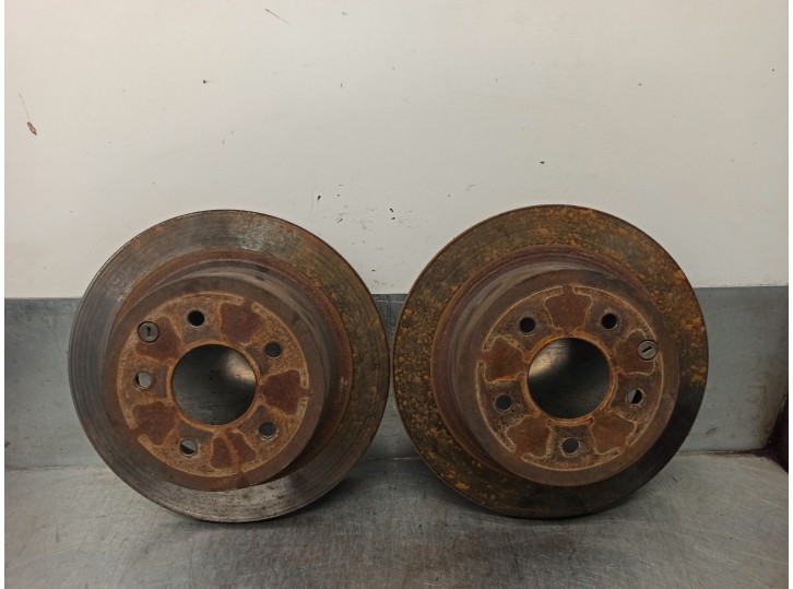 Replacement rear brake disc for Nissan Pulsar (C13) 1.5 turbodiesel CAT OEM IAM reference 43206JD00A 
