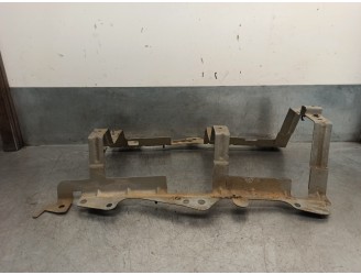 Recambio de molduras delanteras para renault kangoo referencia OEM IAM 295F42686R  