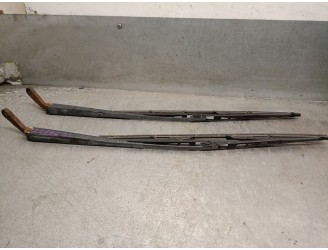 Recambio de brazo limpia delantero derecho para kia pride station wagon 1.3 referencia OEM IAM KK15667321 KK15667321 