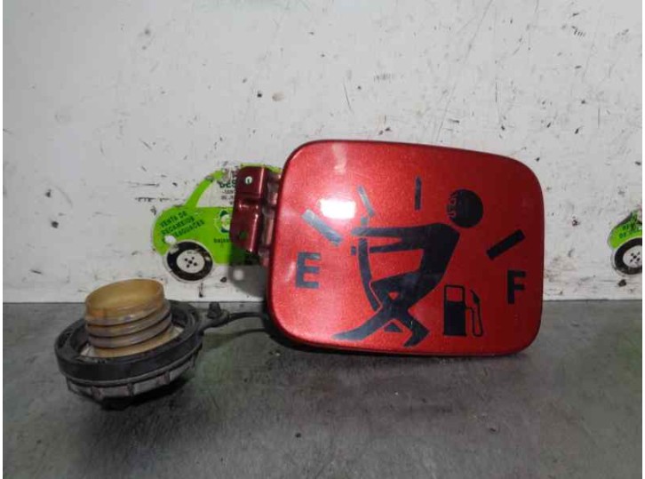 Recambio de tapa exterior combustible para kia carens 1.8 cat referencia OEM IAM 0K2C142410 ROJA