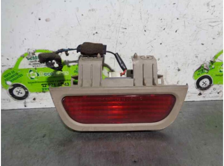 Recambio de luz central de freno para kia carens 1.8 cat referencia OEM IAM OK2CO51580 