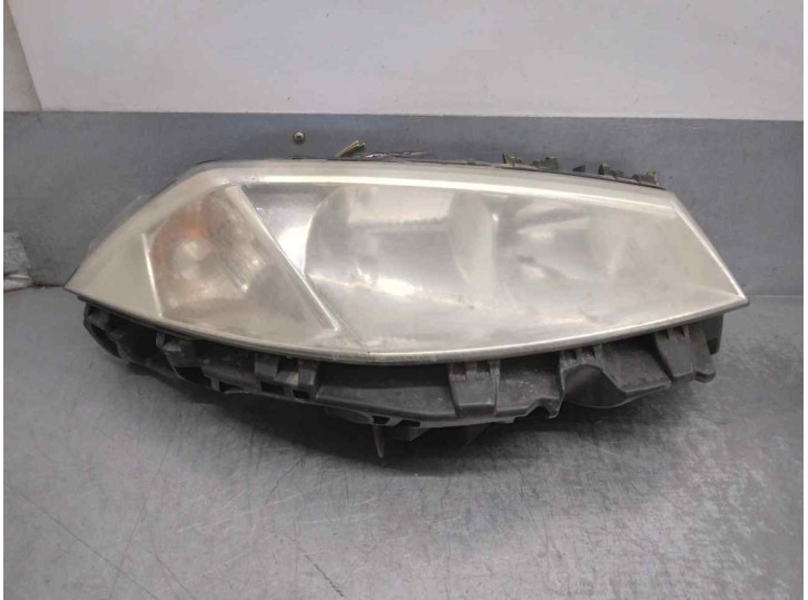 Recambio de faro derecho para renault megane ii berlina 5p 1.6 16v referencia OEM IAM 8200073221F  