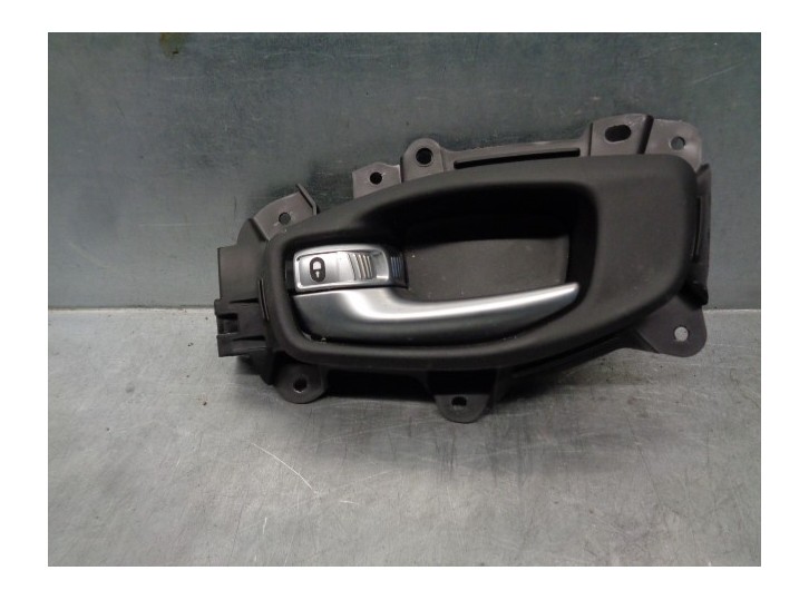 Replacement front left interior door handle for Jeep Compass (MP, M6, MV, M7) 1.3 OEM IAM reference 5SX65TRMAA 