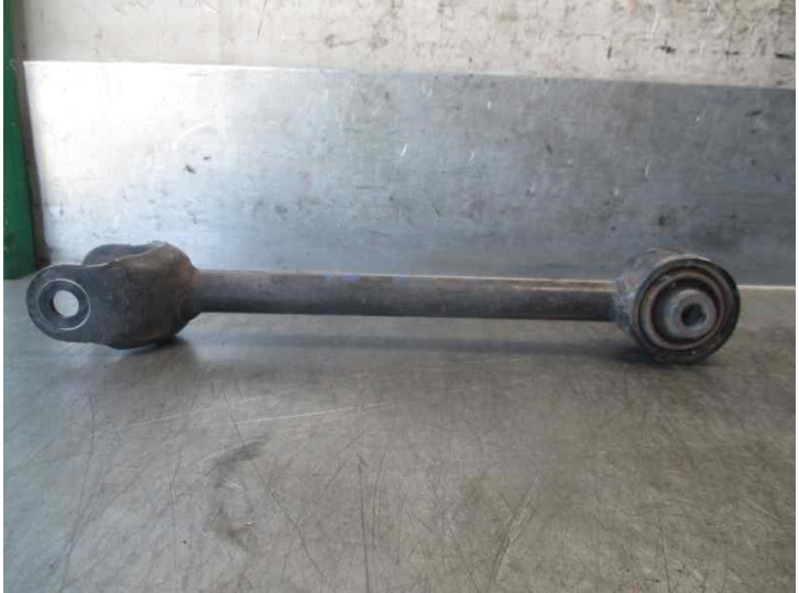 Recambio de brazo suspension inferior trasero izquierdo para toyota corolla (e21) referencia OEM IAM 4871002090  