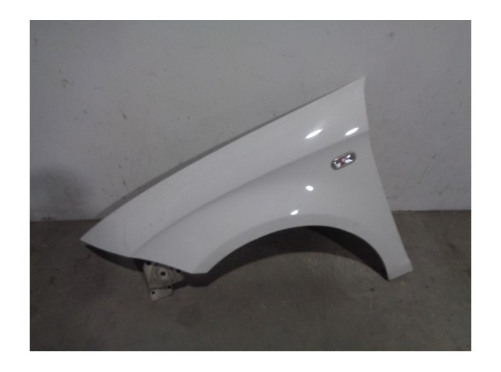 Recambio de aleta delantera izquierda para seat toledo (5p2) 1.6 referencia OEM IAM 5P0821021 BLANCA 