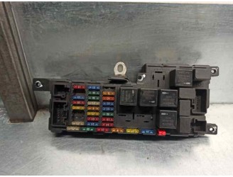 Recambio de caja reles / fusibles para volvo xc90 2.9 bi-turbo cat referencia OEM IAM 8678449 518827019 