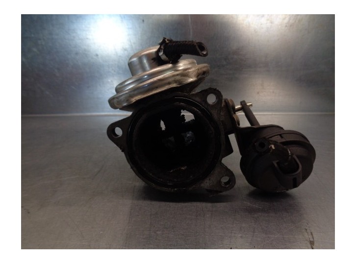 Replacement EGR valve for Seat Cordoba Saloon (6K2) 1.9 TDI OEM IAM reference 038131501E 