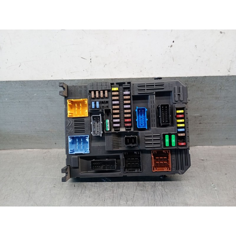 Recambio de caja reles / fusibles para citroën c4 picasso ii 1.6 bluehdi 120 referencia OEM IAM 9819851380  