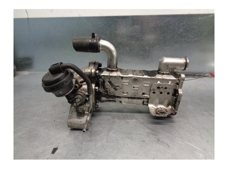 Recambio de radiador aceite para hyundai ix35 1.7 crdi cat referencia OEM IAM 264102F000 13H210665 