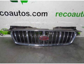 Replacement front grille for Kia Carens 1.8 CAT OEM IAM reference 0K2C350710 