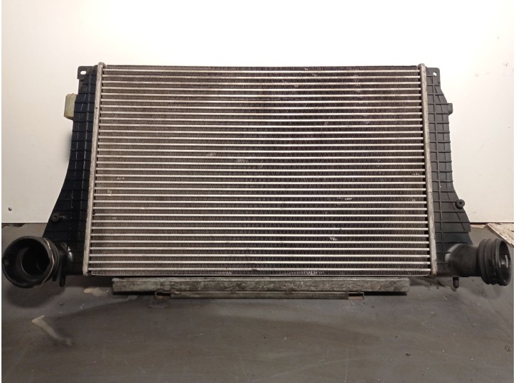 Recambio de intercooler para volkswagen polo (9n1) 1.4 16v referencia OEM IAM 1J0145803H 