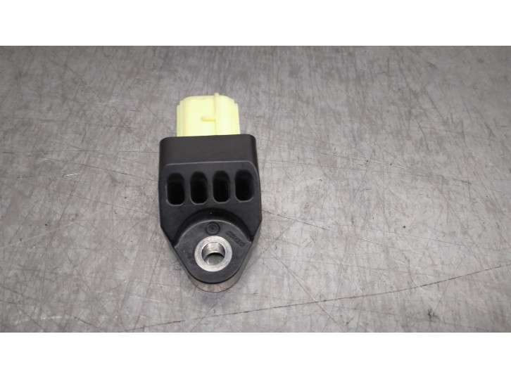 Recambio de sensor impacto para toyota yaris 1.3 16v cat referencia OEM IAM 898310D090 831AAY9CM DENSO