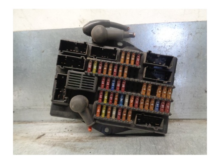 Recambio de caja reles / fusibles para jaguar xj 4.2 v8 32v cat referencia OEM IAM 2W9314A073CE 518670401 