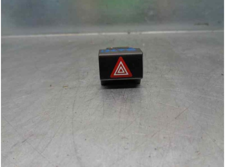 Replacement hazard warning switch for Citroën C4 Grand Picasso 1.6 e-HDi FAP OEM IAM reference 9678101877 