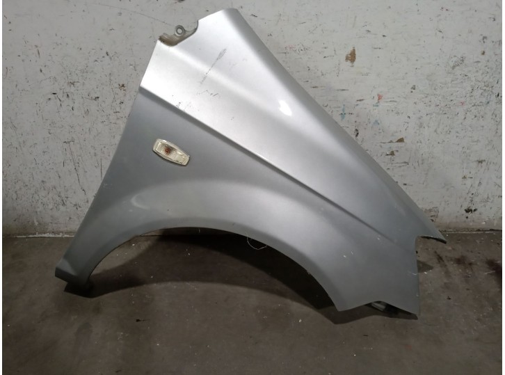 Recambio de aleta delantera derecha para hyundai getz (tb) 1.3 i referencia OEM IAM 663211C350D 663211C350D 