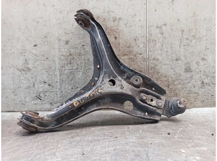 Recambio de brazo suspension inferior delantero derecho para audi 80/90 (893) 2.2 referencia OEM IAM 