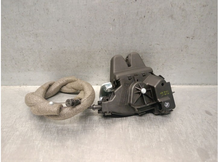 Replacement boot / tailgate lock for Mercedes-Benz C-Class (W204) estate 2.1 CDI cat OEM IAM reference A2047500185 A2